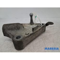 Renault - Grand Scenic - Engine mount
