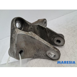Renault - Grand Scenic - Engine mount