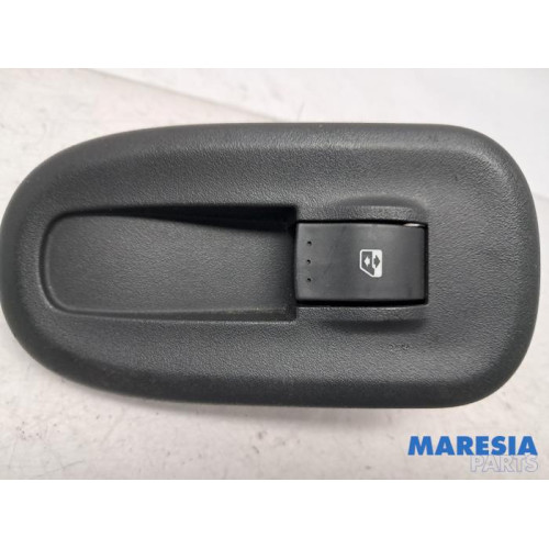 Renault - Master - Electric window switch