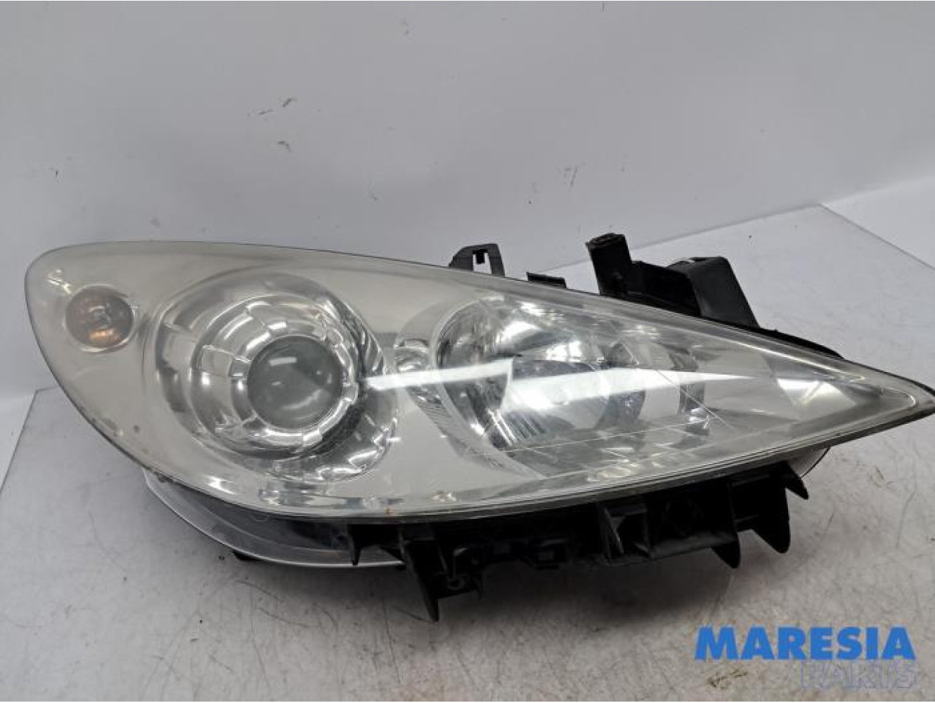 Peugeot - 307 - Headlight, right