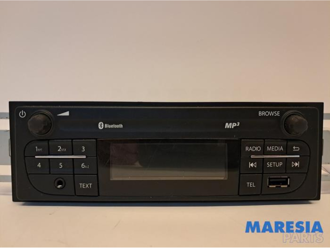 Nissan - NV300 - Radio