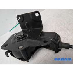 Renault - Master - Spare wheel lift mechanism