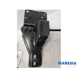 Renault - Master - Spare wheel lift mechanism