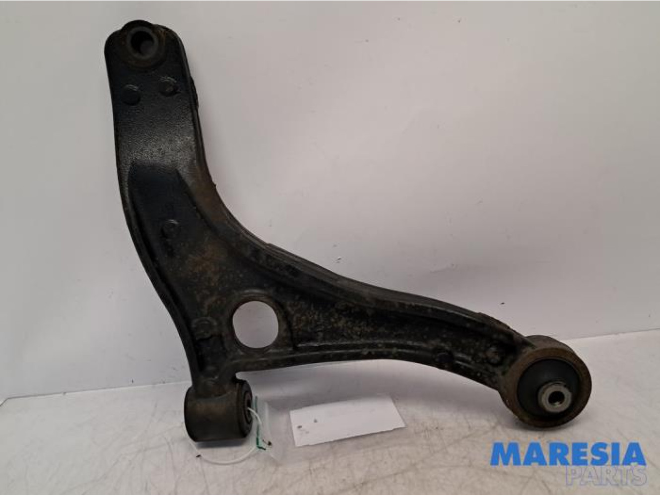 Renault - Master - Bras de suspension bas avant droit