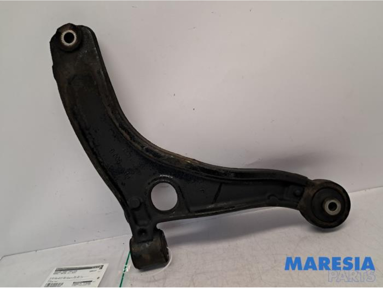 Renault - Master - Draagarm onder links-voor