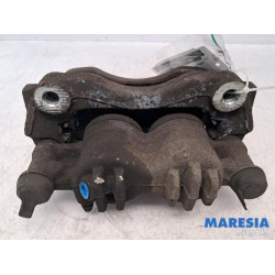 Renault - Master - Bremszange rechts vorne