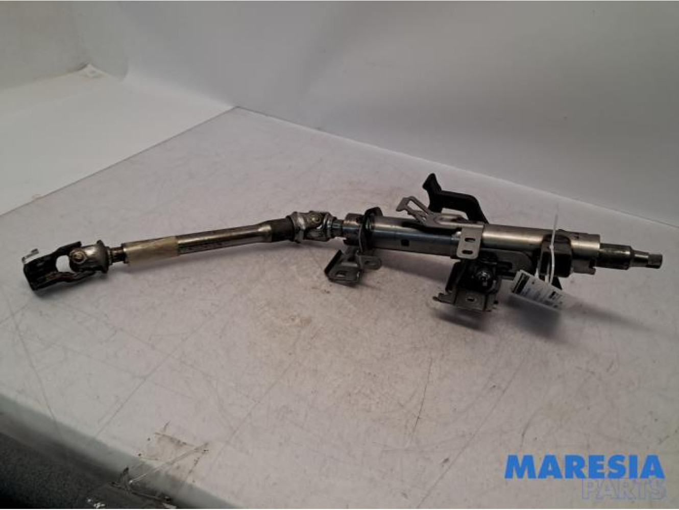 Citroen - C4 Picasso - Steering column housing