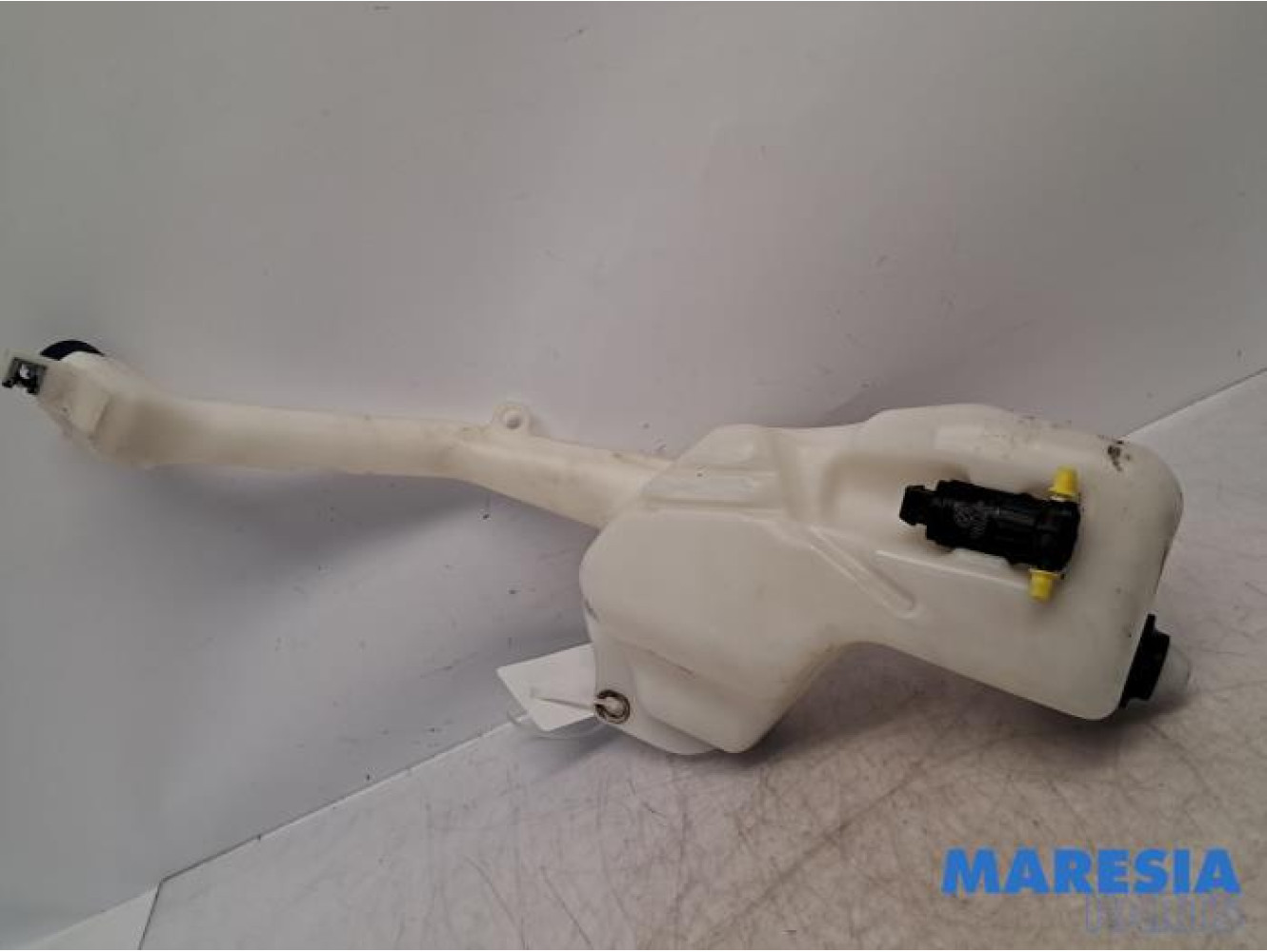 Alfa Romeo - 159 - Réservoir lave-glace avant