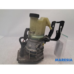 Renault - Master - Lenkkraftverstärker Pumpe