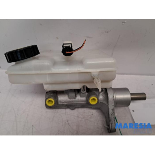 Renault - Master - Master cylinder