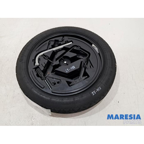 Alfa Romeo - Giulietta - Jackkit + spare wheel