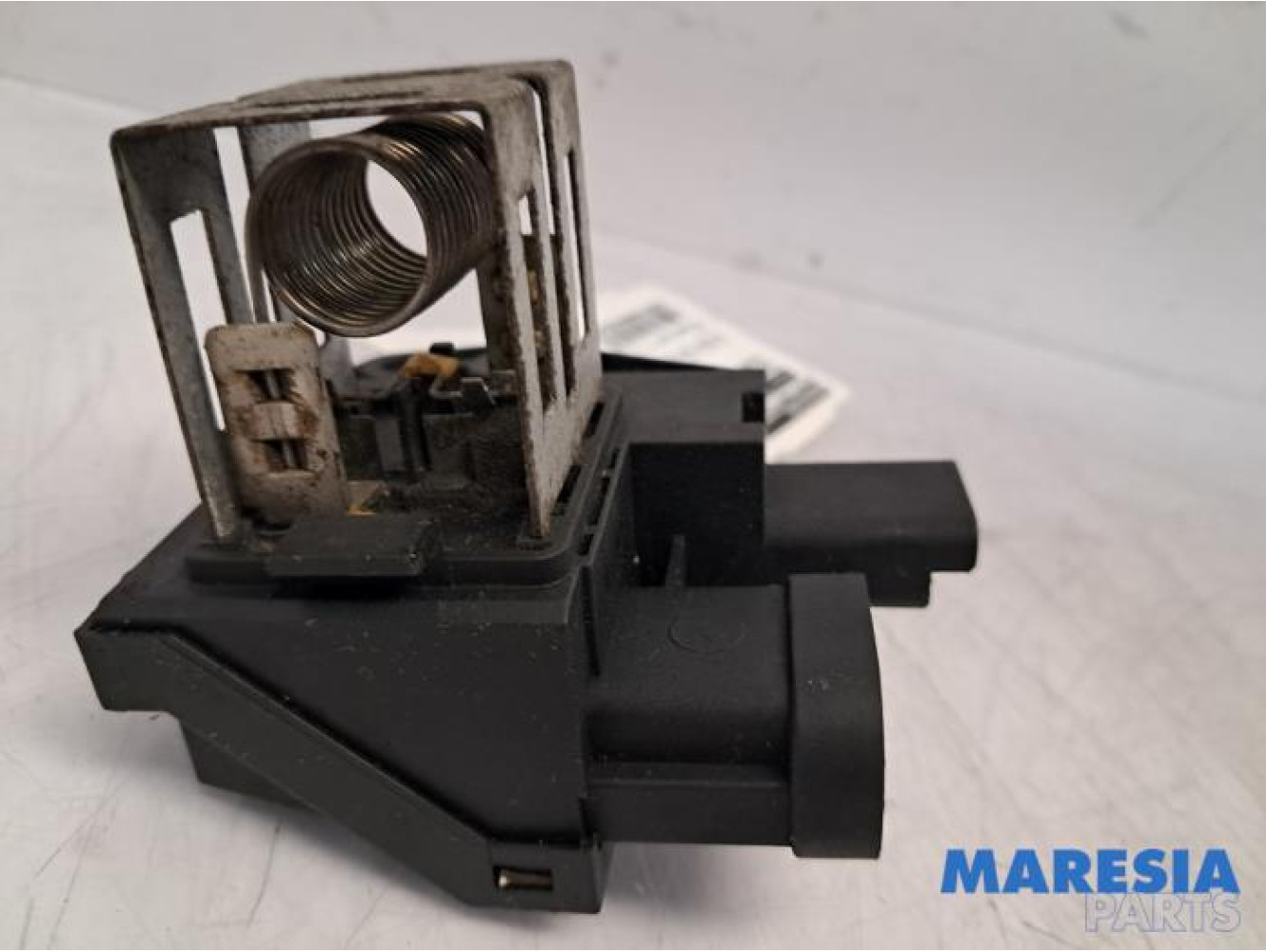 Peugeot - 208 - Cooling fan resistor