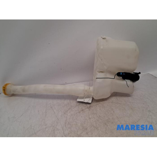 Renault - Master - Front windscreen washer reservoir