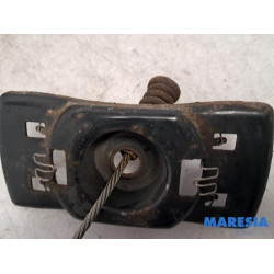 Renault - Master - Spare wheel lift mechanism