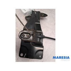 Renault - Master - Spare wheel lift mechanism