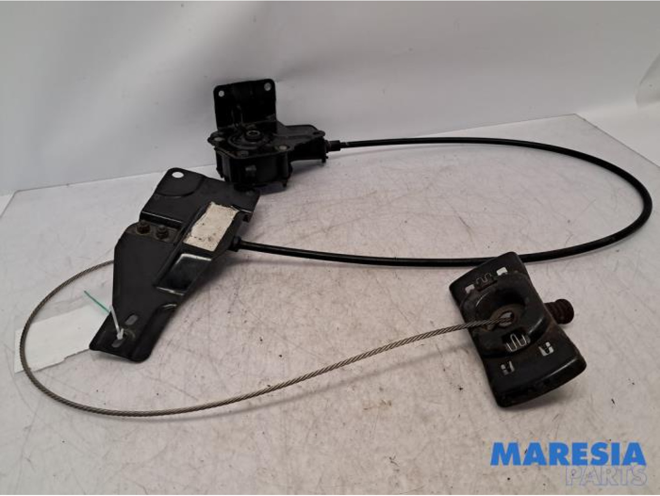 Renault - Master - Spare wheel lift mechanism