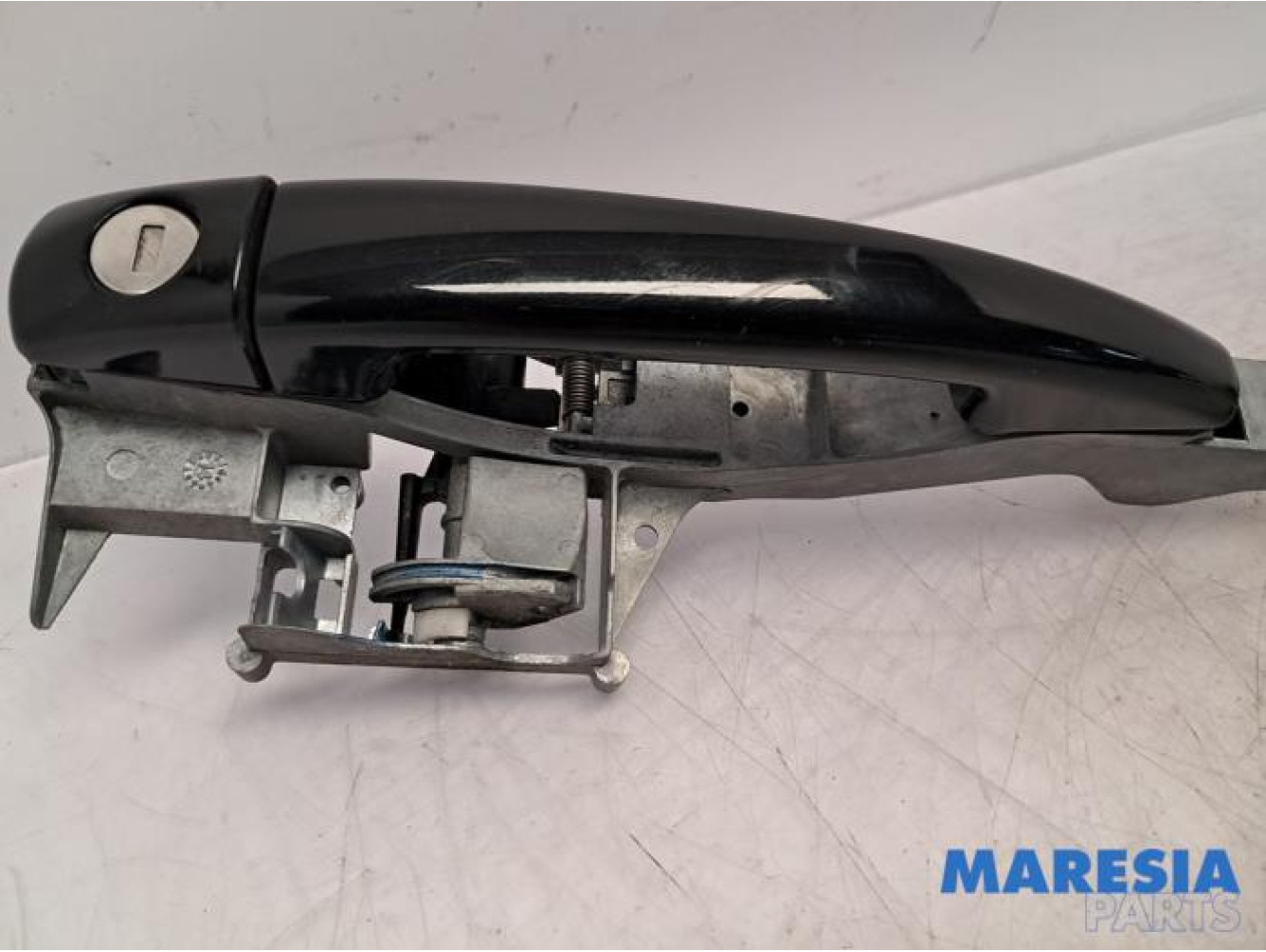 Peugeot - 208 - Türgriff 4-türig links vorne