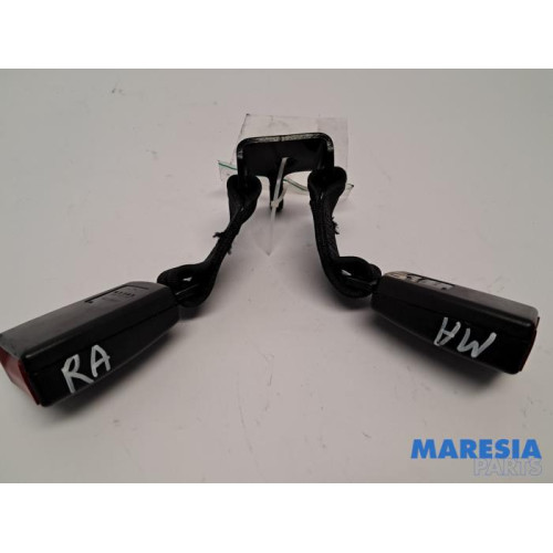 Alfa Romeo - 159 - Rear seatbelt buckle, centre