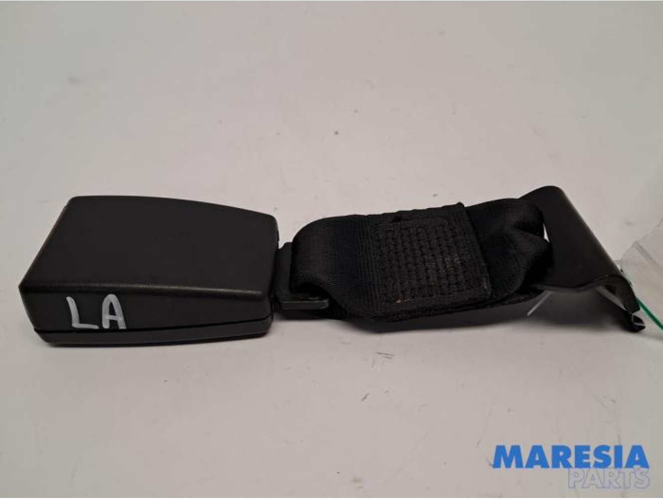 Alfa Romeo - 159 - Rear seatbelt buckle, left