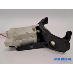 Alfa Romeo - 159 - Tank cap cover switch