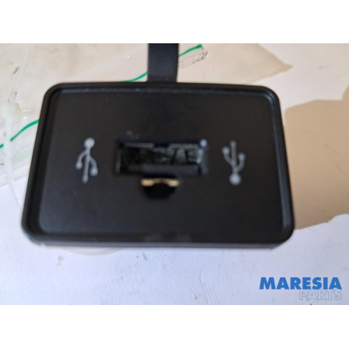 Alfa Romeo - 159 - AUX / USB connection