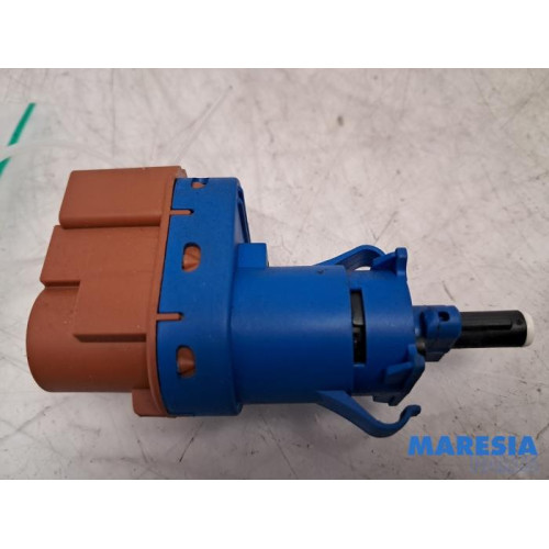 Alfa Romeo - 159 - Brake light switch