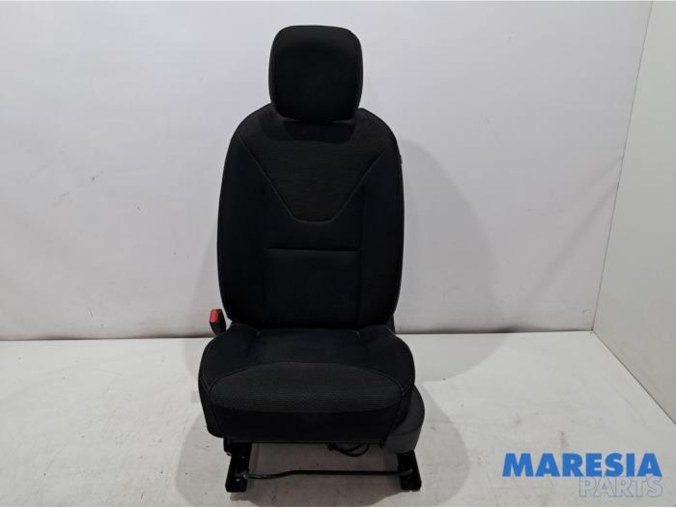 Renault - Clio - Seat, left