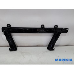 Renault - Clio - Radiator bar