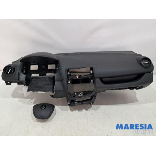 Renault - Clio - Airbag set + dashboard