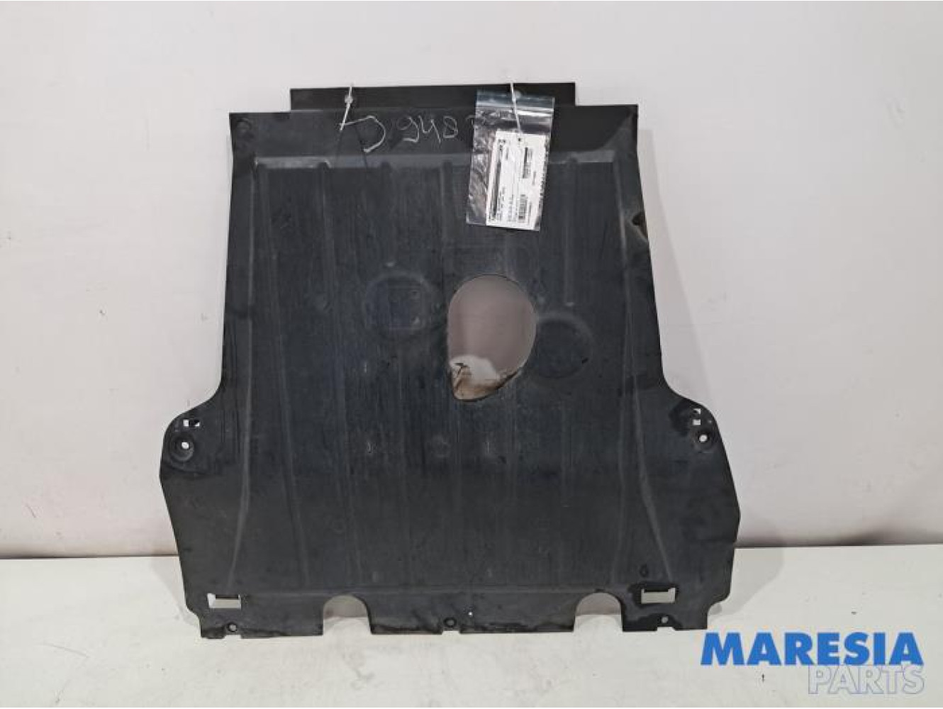 Renault - ZOE - Engine protection panel