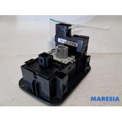 Renault - Master - AIH headlight switch
