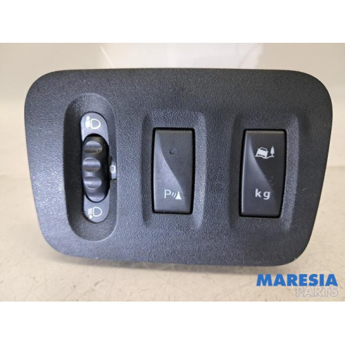 Renault - Master - AIH headlight switch