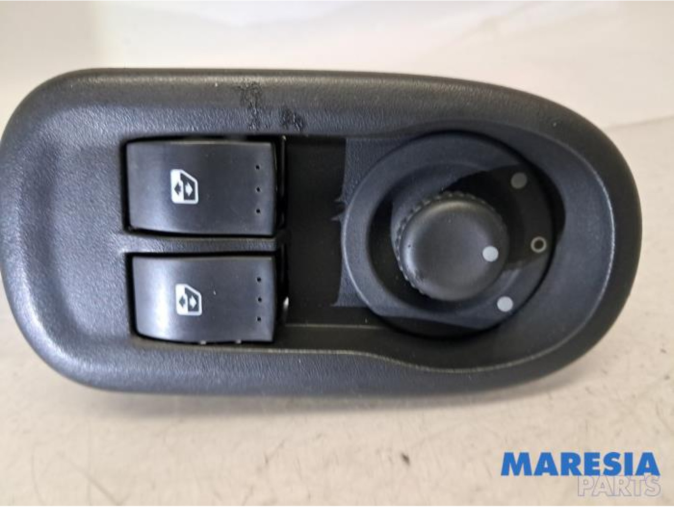 Renault - Master - Mirror switch