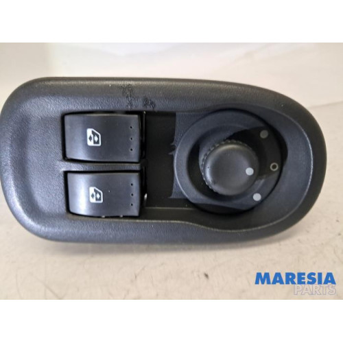 Renault - Master - Mirror switch