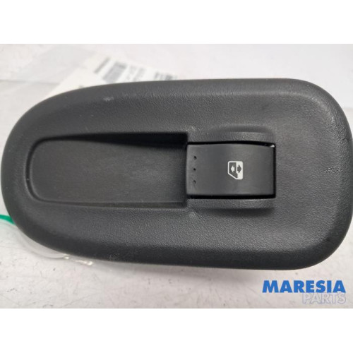 Renault - Master - Electric window switch