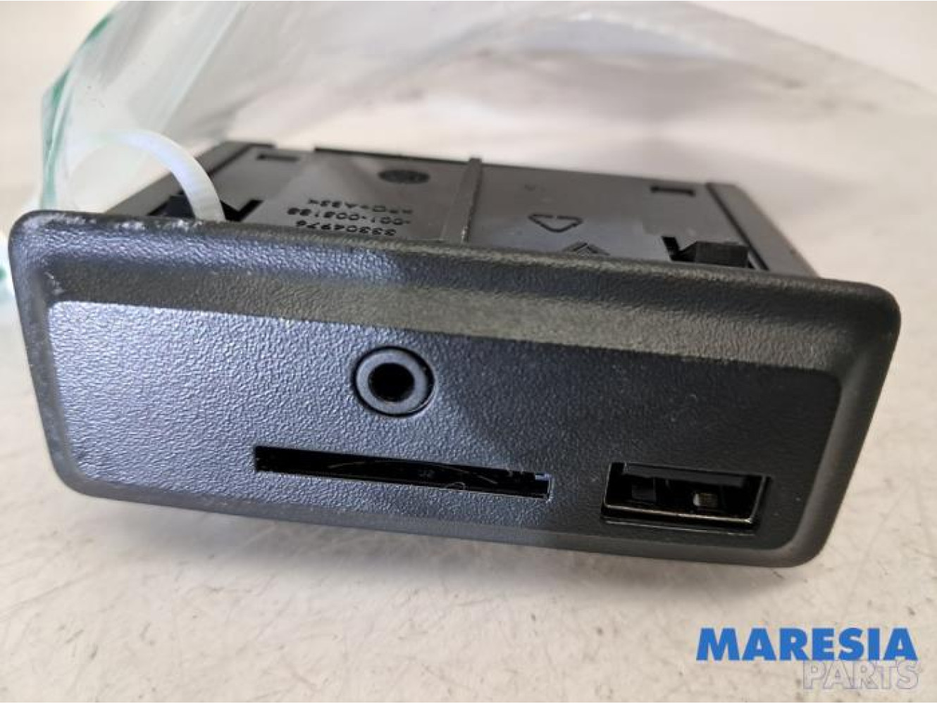 Renault - Master - AUX / USB connection