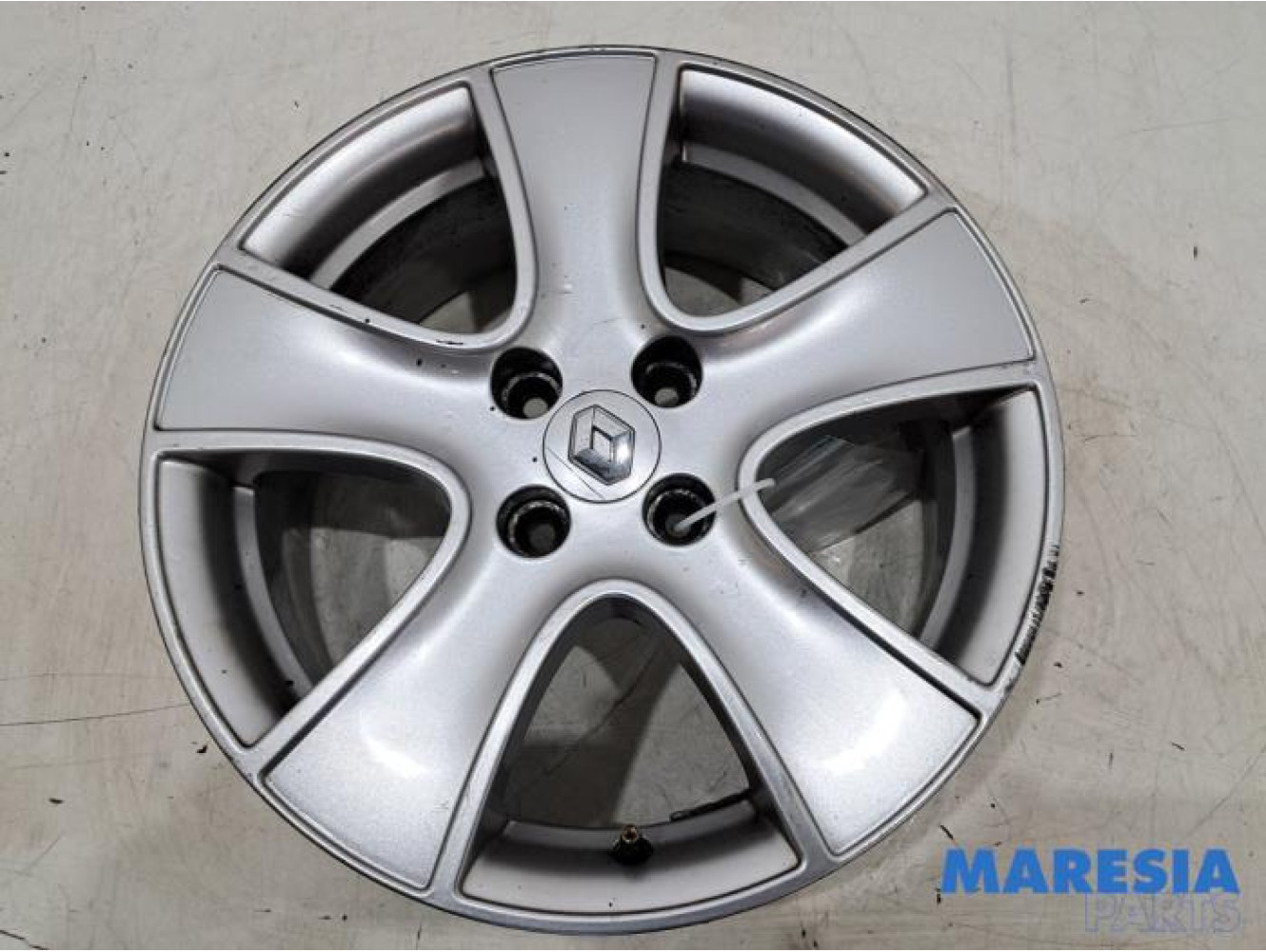 Renault - Clio - Wheel