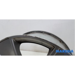 Renault - Clio - Wheel