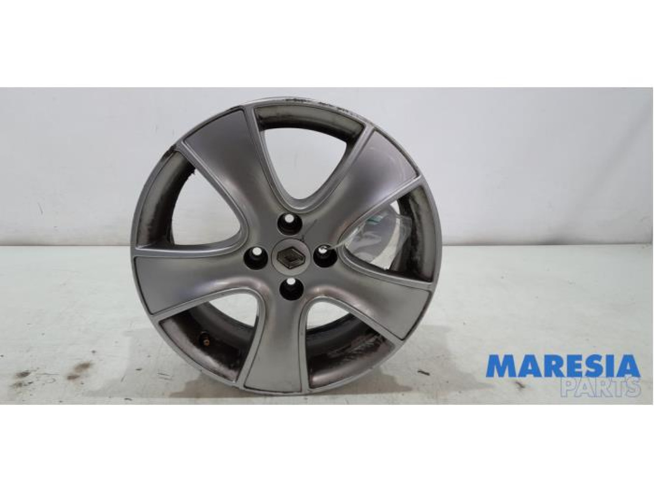 Renault - Clio - Wheel