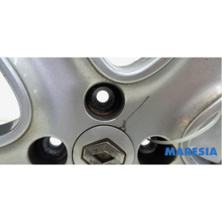 Renault - Clio - Wheel
