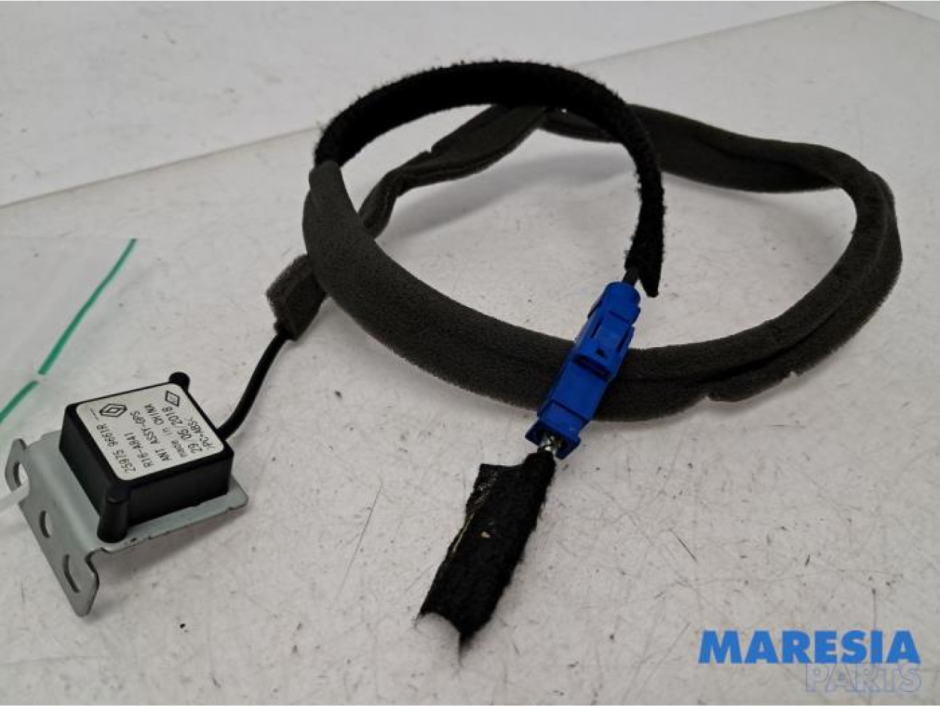 Renault - Master - GPS Antenne