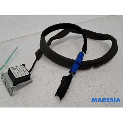 Renault - Master - GPS Antenne