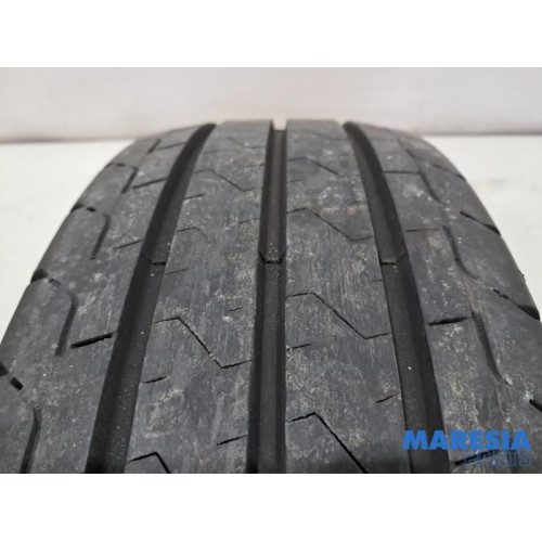 Renault - Trafic - Tyre