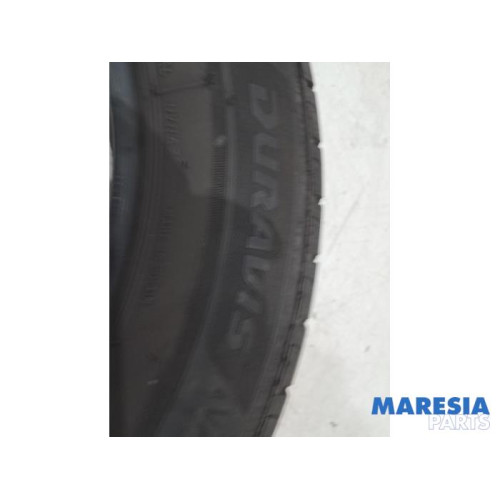 Renault - Trafic - Tyre