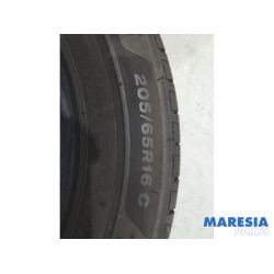Renault - Trafic - Tyre