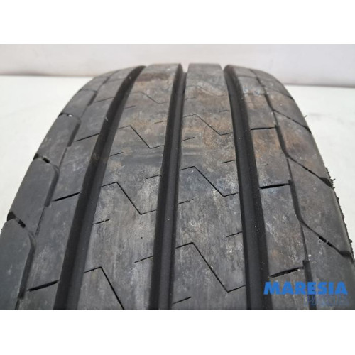 Renault - Trafic - Tyre