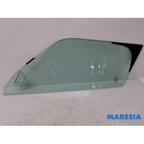 Renault - Master - Quarter light, front right