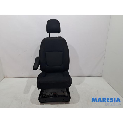 Renault - Trafic - Seat, left