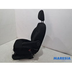 Renault - Trafic - Seat, right