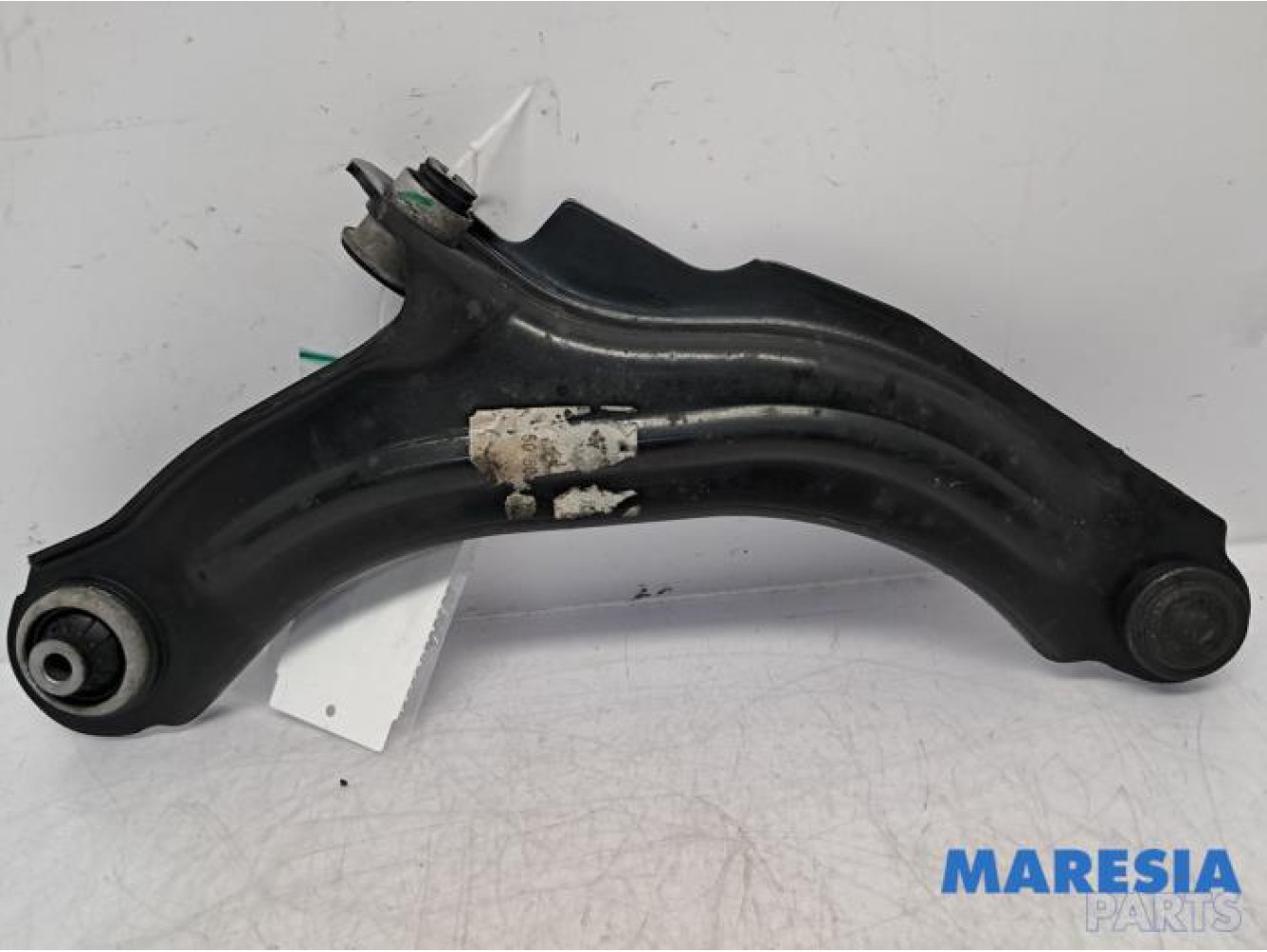 Renault - Clio - Front wishbone, left